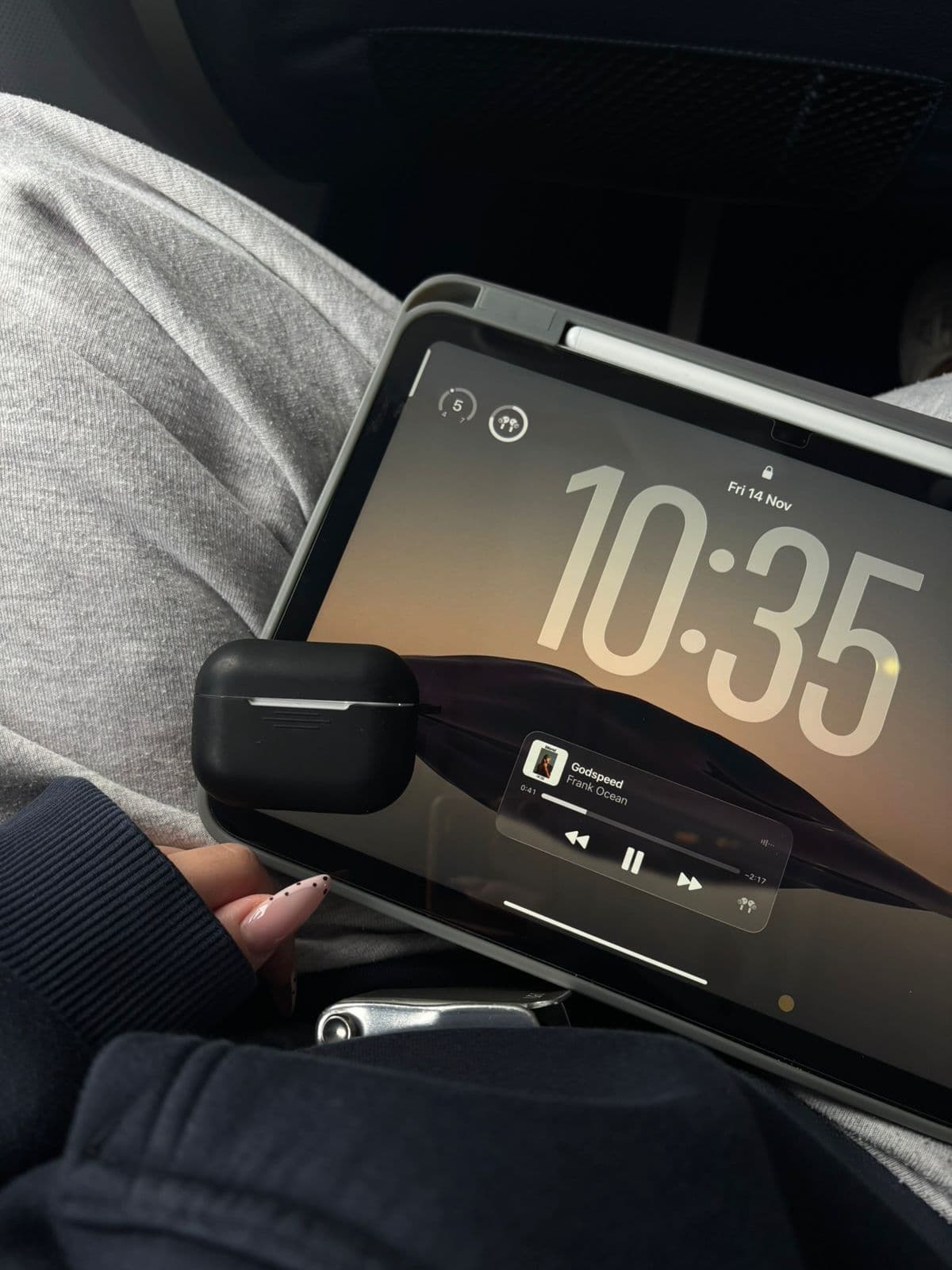 Personal iPad entertainment system